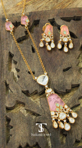 Ruchika-Jadau-Pendant-Set.1jpg