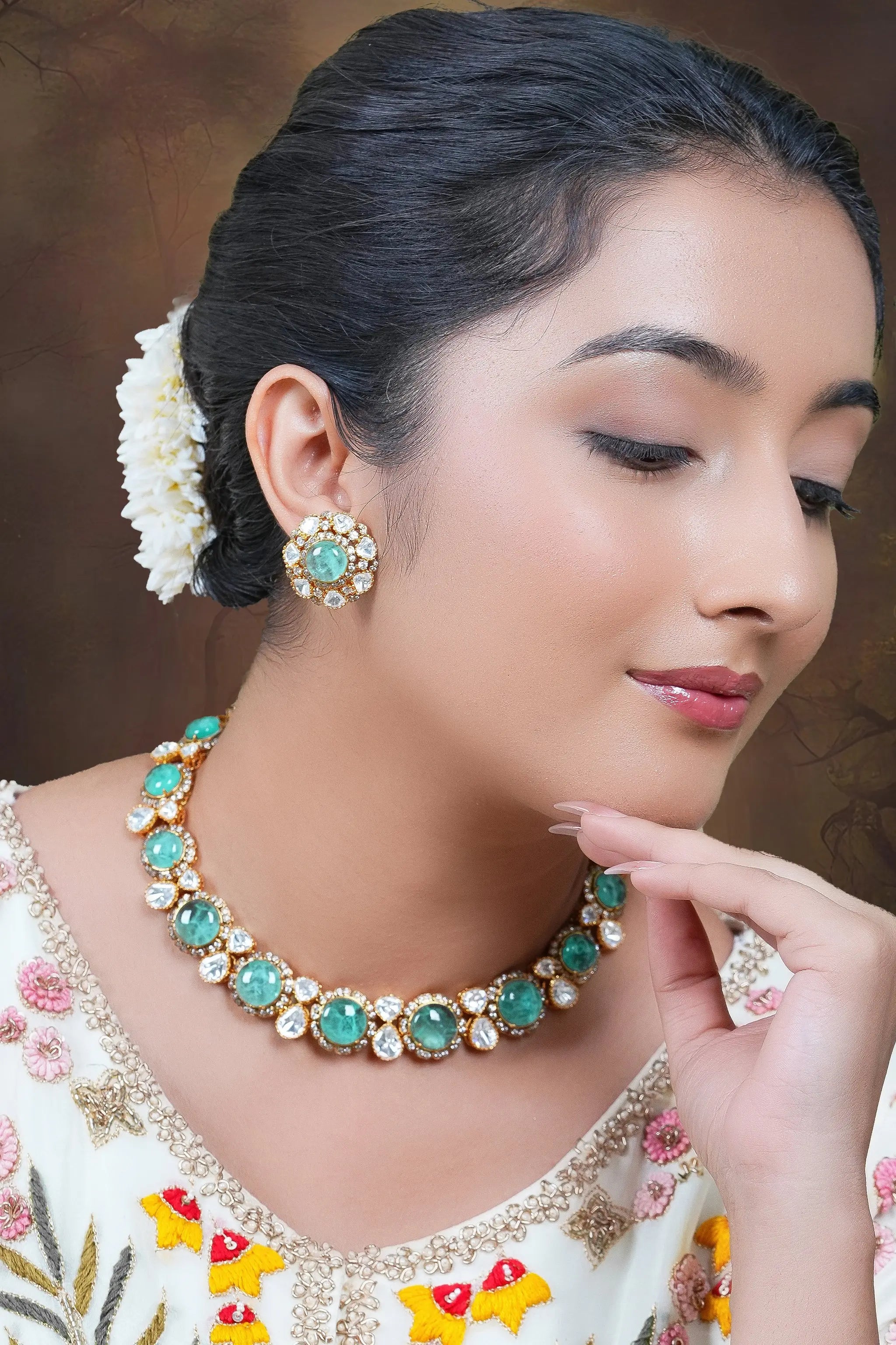Classic polki necklace set with royal ethnic detailing
