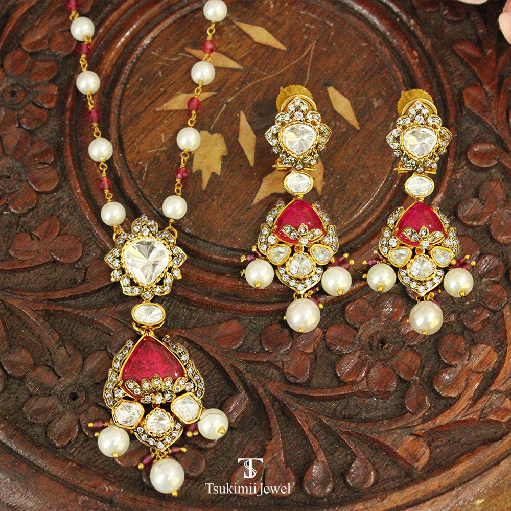 Gulnaaz Locket Set