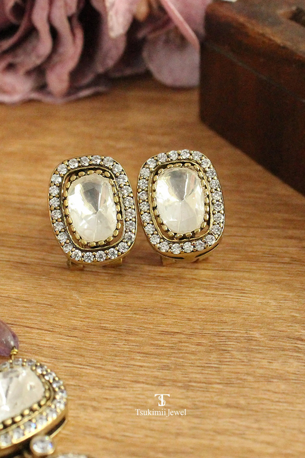 Gold toned polki locket set perfect for festive occasions