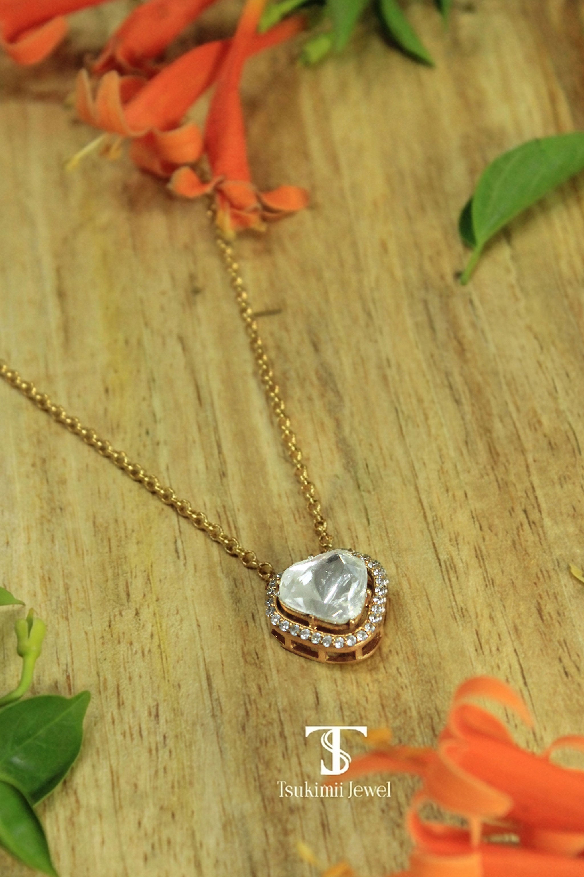 Noorika Polki Locket set