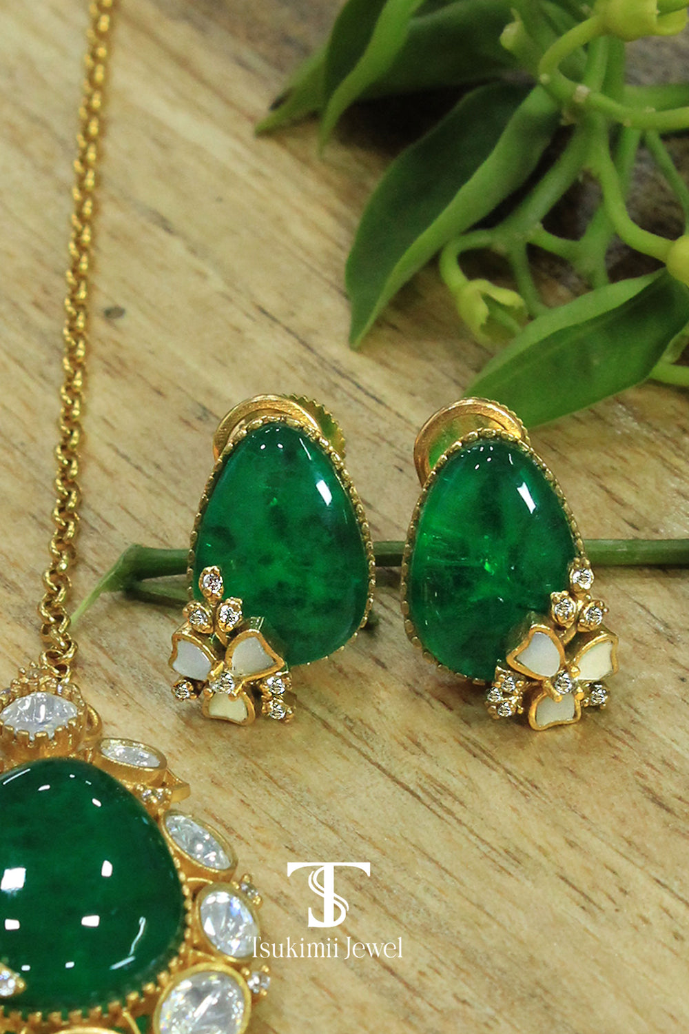 Pallavi Polki Pendant Set