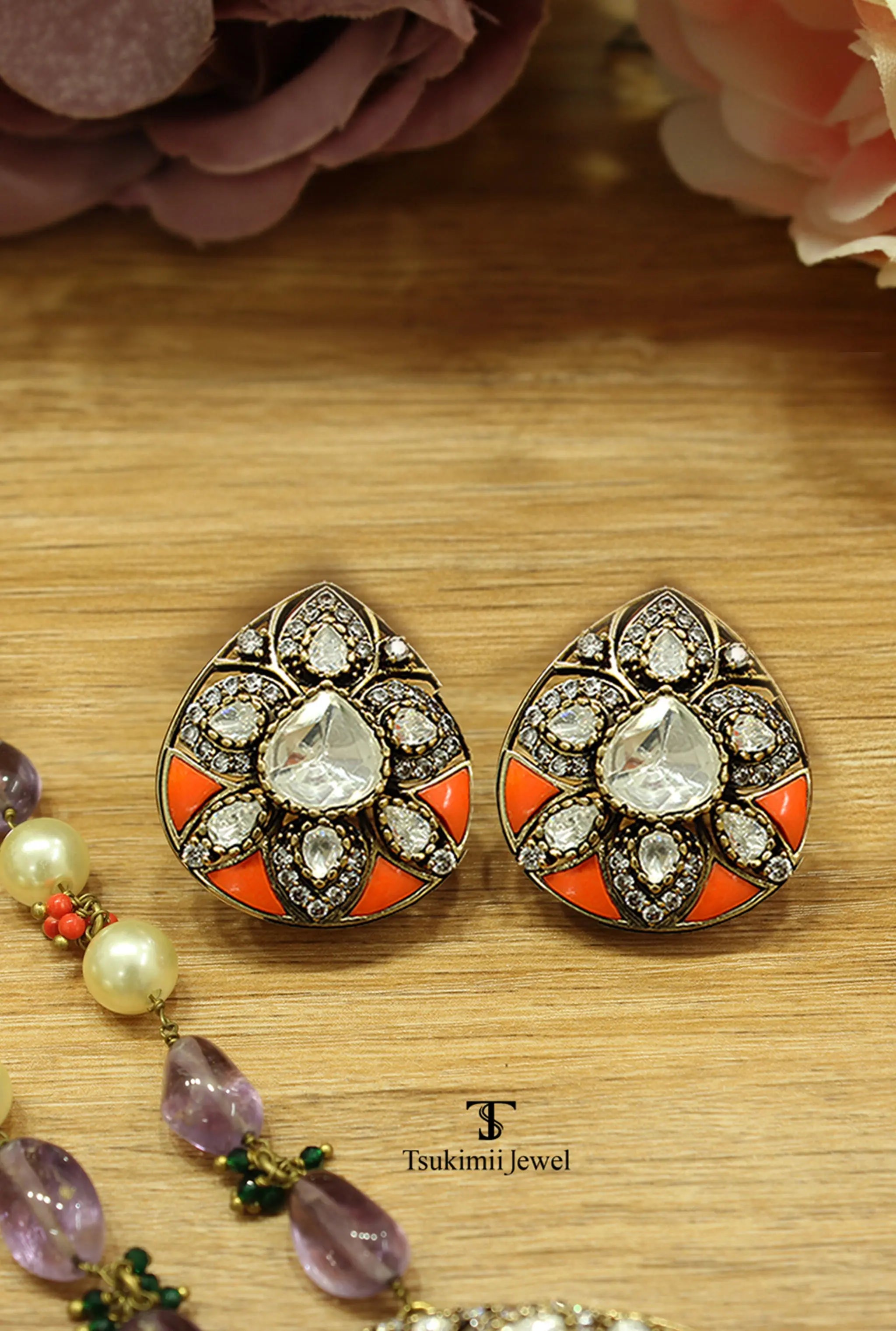 Tejasvi Polki Pendant Set by Tsukimii Jewel