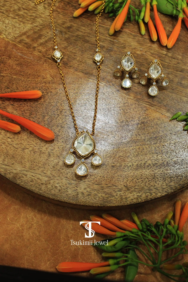 Samaira Mossanite Polki Pendant Set