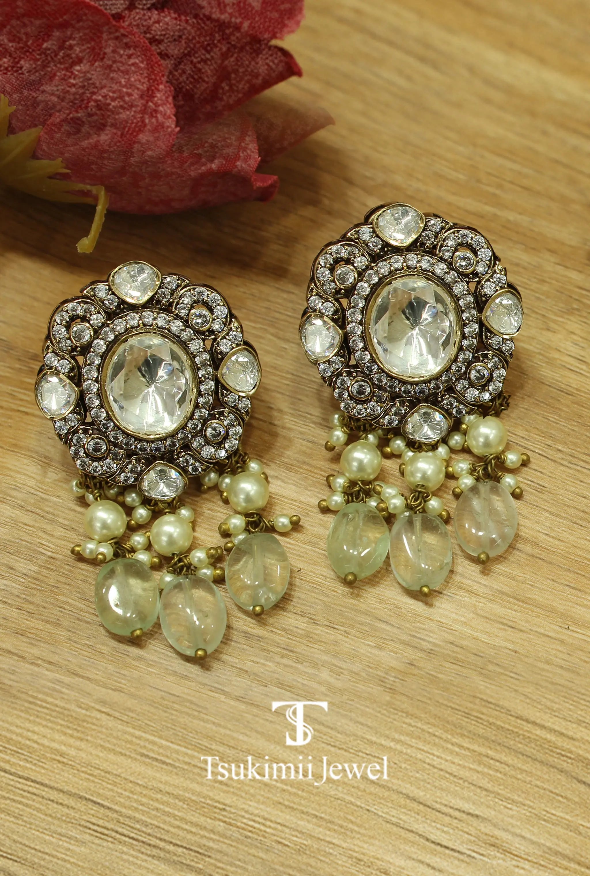 Shubhra Polki Pendant Set by Tsukimii Jewel