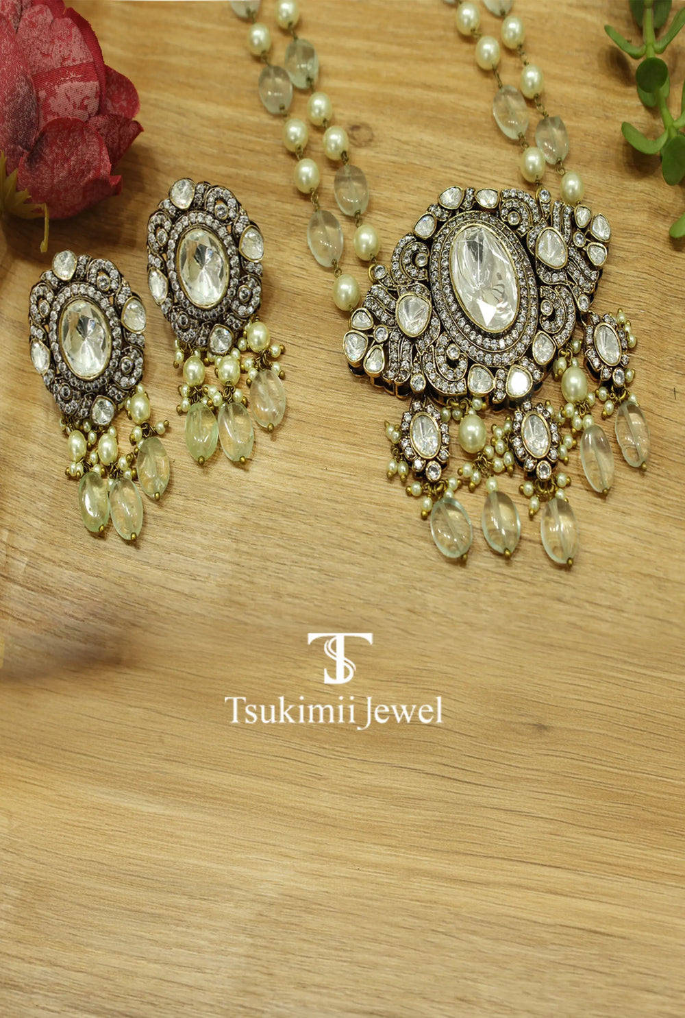 Traditional Indian polki pendant set for women with ethnic design