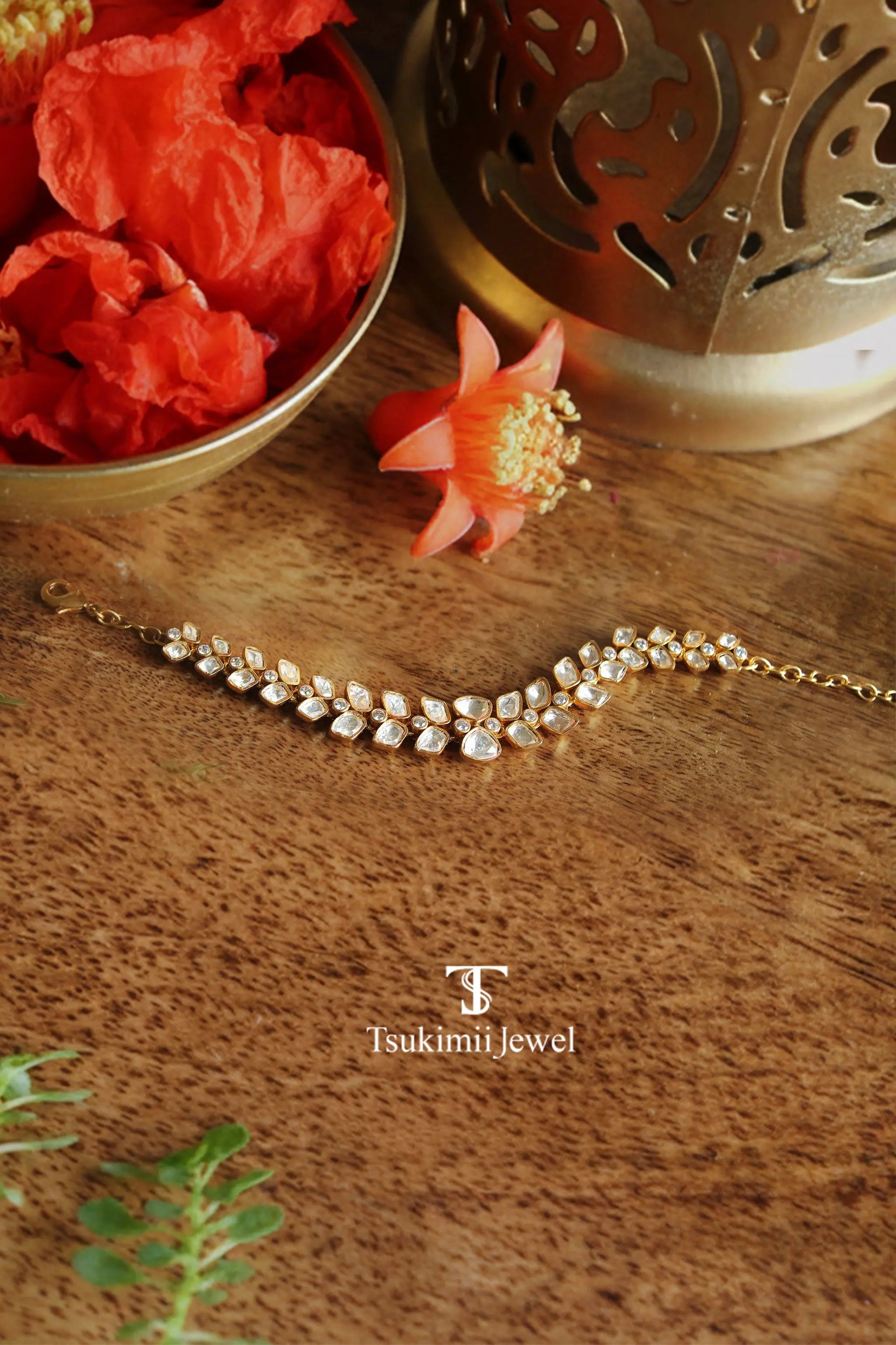 Handcrafted mossanite polki bracelet for women with royal appeal